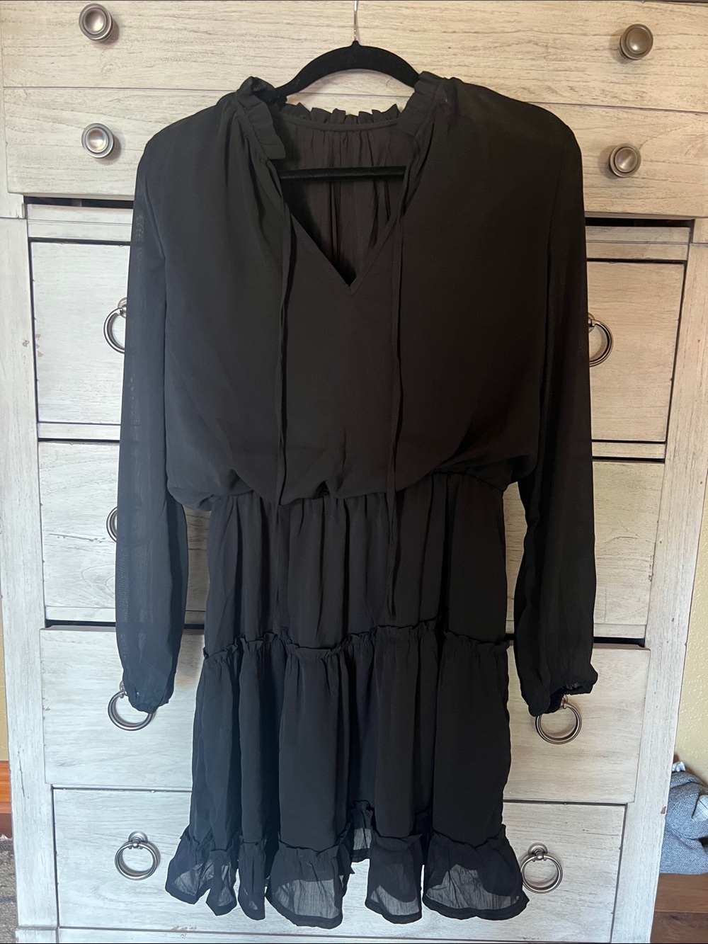 Women’s Black Tiered Long-Sleeve Dress - Lightweight Ruffle Hem lg